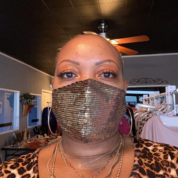 Gold Sequin Mask - Picture 4 of 4